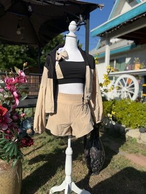 Othr Black and Beige Two-Tone Active Set